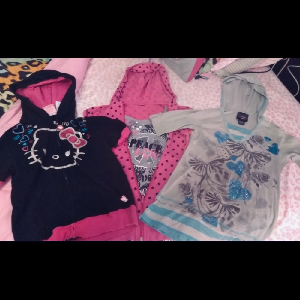 Cute 3 pc Girl’s shortsleeved hoodies!